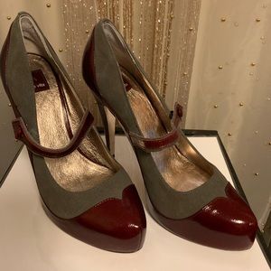 EUC Dolce Vita Grey Suede and Burgundy Heels 👠